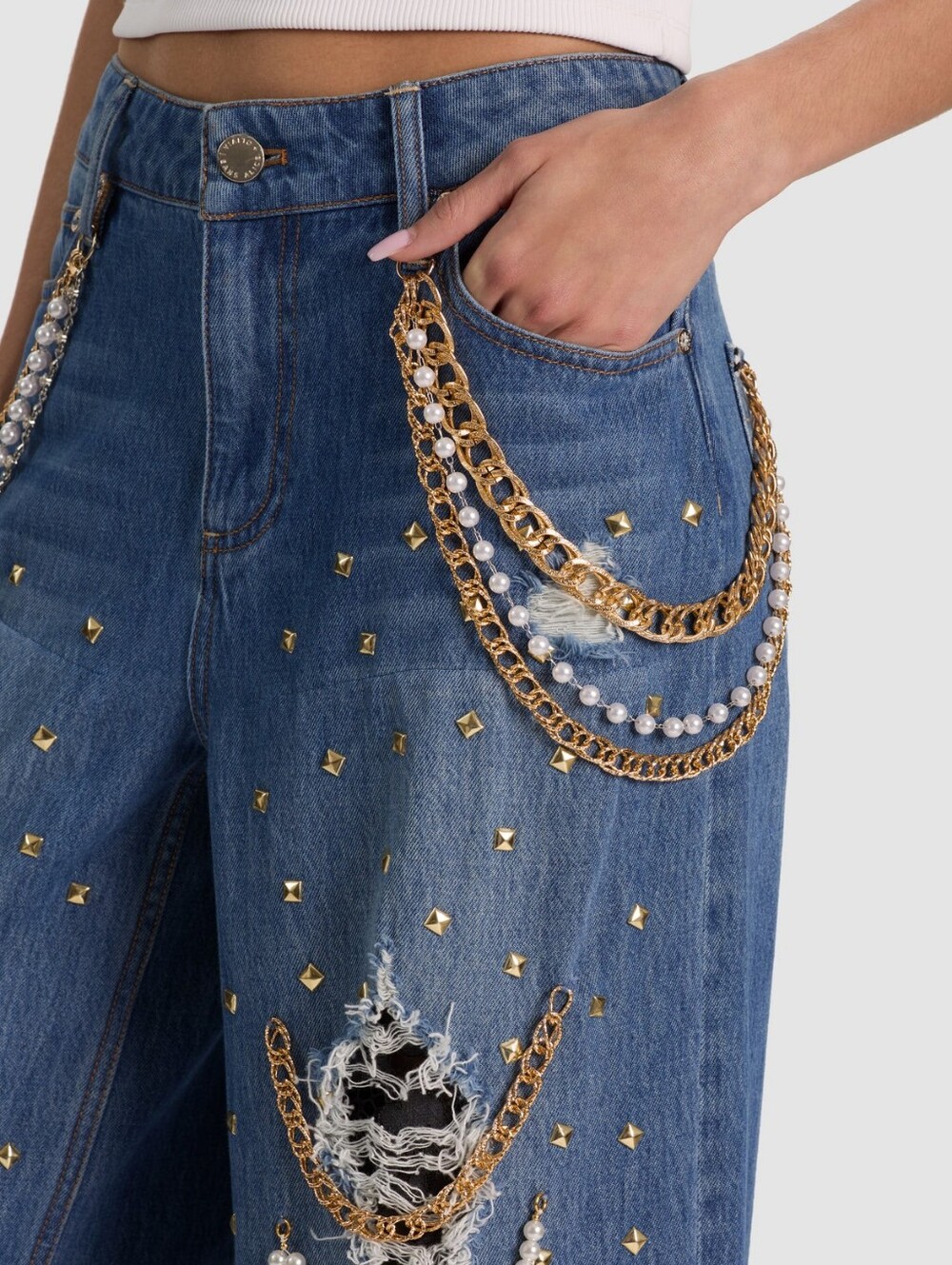 Alice + Olivia HARPER EMBELLISHED RIPPED JEAN - Picture 5 of 14